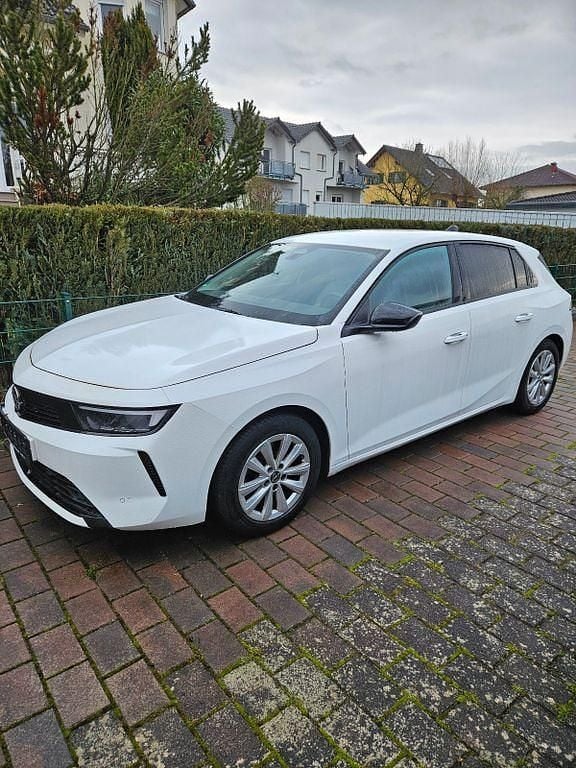 Gebraucht Opel Astra Enjoy 131 PS (96 kW) 2024 Weiß Limousine