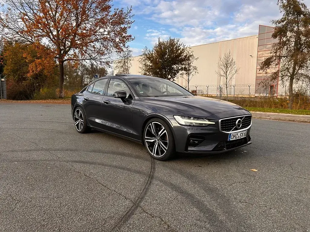 Gebraucht Volvo S60 R-Design 250 PS (183 kW) 2019 Blau Limousine