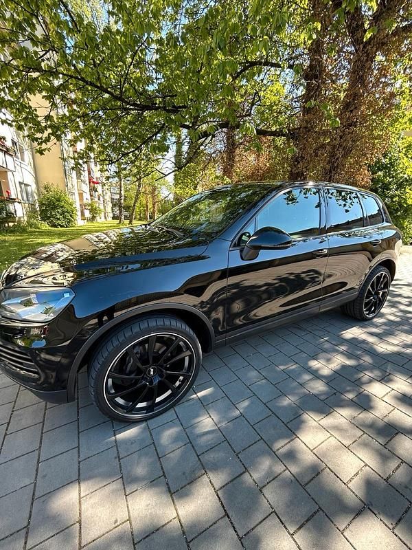 Schwarz Gebraucht 2013 VW Touareg SUV | 13.200 € (Guter Preis) - Bild 1/4