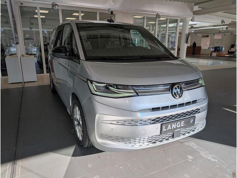 Gebraucht VW Multivan Style 150 PS (110 kW) 2025 Reflexsilber Van