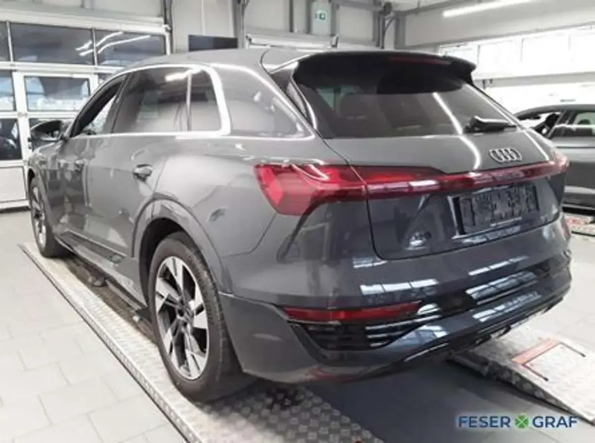 Gebraucht Audi Q8 e-tron Advanced Plus 250 kW (340 PS) 2023 Magnetgrau SUV