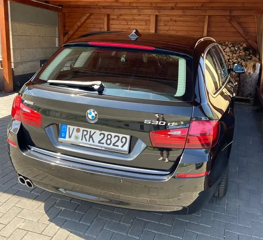 Gebraucht BMW 530 Luxury Line 265 PS (194 kW) 2017 Schwarz Kombi