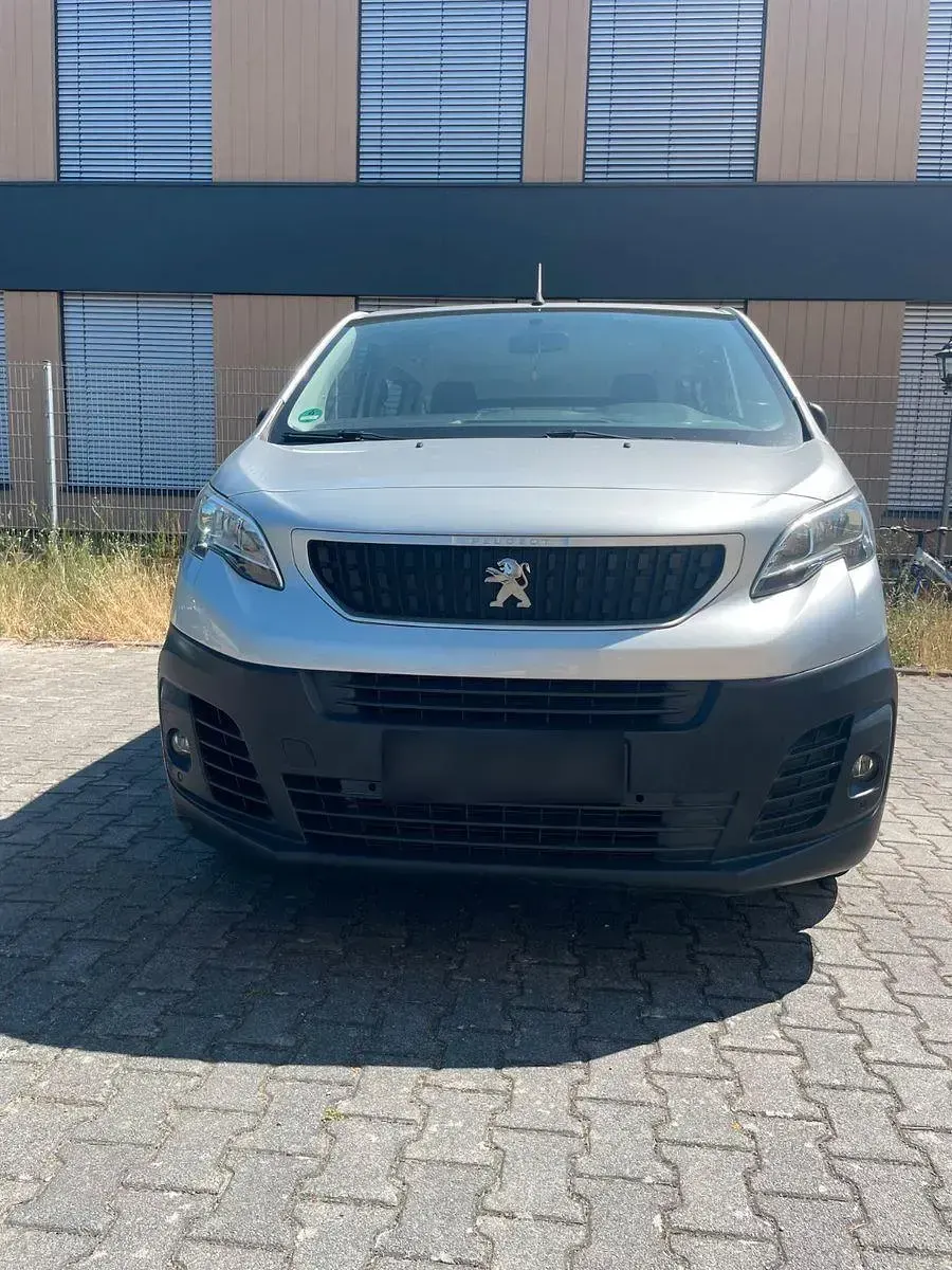 Gebraucht Peugeot Expert 150 PS (110 kW) 2018 Grau Van