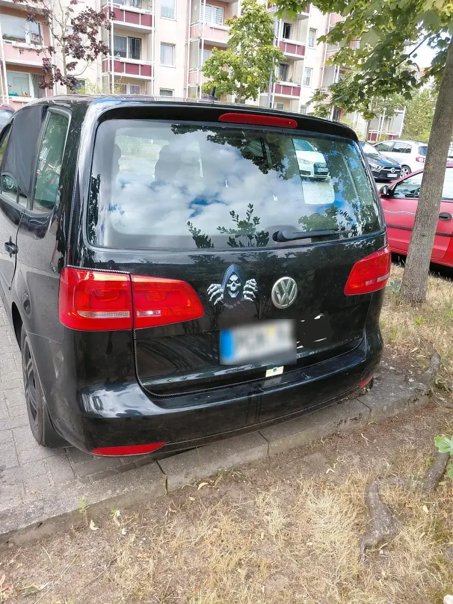 Gebraucht VW Touran 76 PS (55 kW) 2012 Schwarz Van / Kleinbus