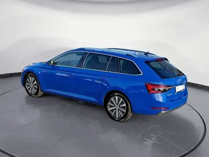 Gebraucht Skoda Superb Style 150 PS (110 kW) 2023 Energyblau Kombi