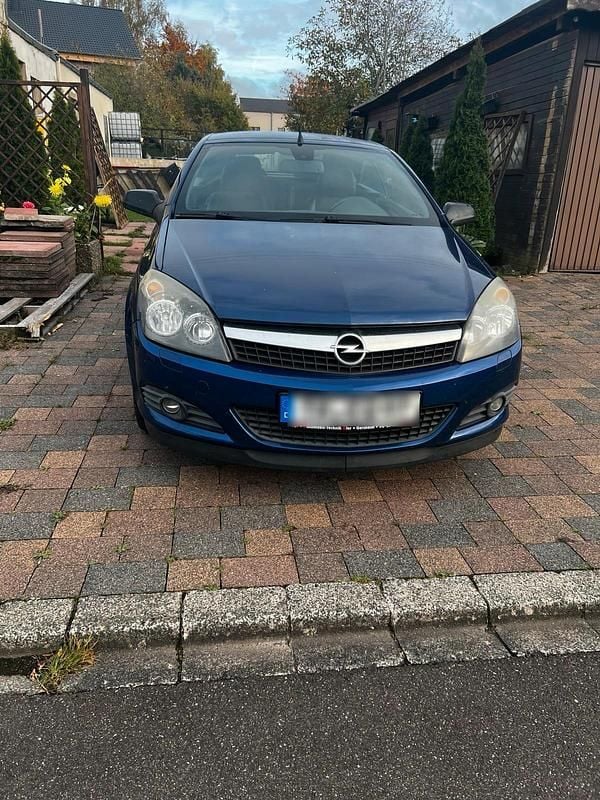 Braun Gebraucht 2006 Opel Astra Cabriolet Cabrio | 1.200 € (Guter Preis) - Bild 1/4