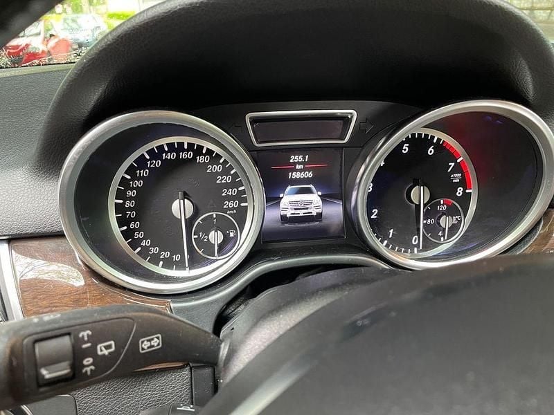 Gebraucht Mercedes ML350 306 PS (225 kW) 2013 Schwarz SUV