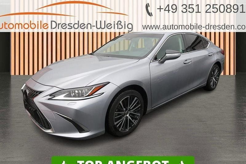 Grau metallic Gebraucht 2023 Lexus ES300H Limited Edition Limousine | 39.980 € (Superpreis) - Bild 1/4