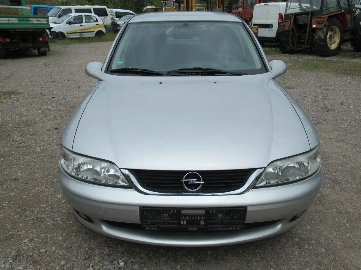 Occasion Opel Vectra Edition 116 ch (85 kW) 2000 Argent Berline