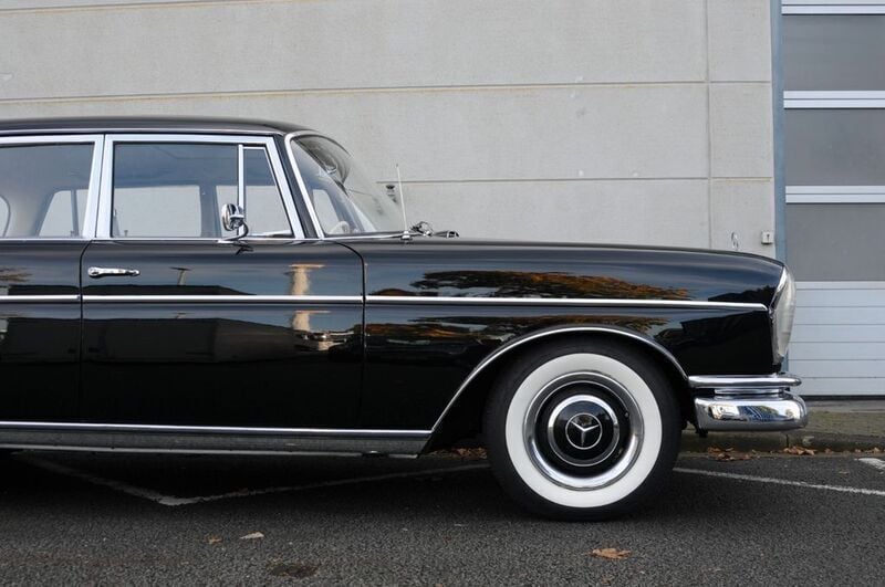Schwarz Gebraucht 1964 Mercedes W112 Limousine | 81.500 € - Bild 1/4