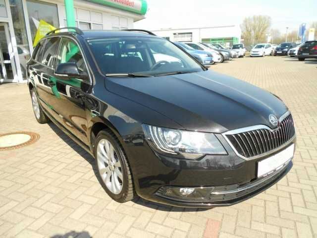 Gebraucht Skoda Superb Exclusive 140 PS (102 kW) 2014 Schwarz metallic Kombi