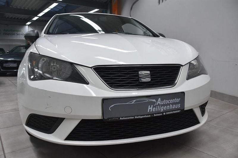Weiß Gebraucht 2013 Seat Ibiza SC Reference Kleinwagen | 3.980 € (Fairer Preis) - Bild 1/4