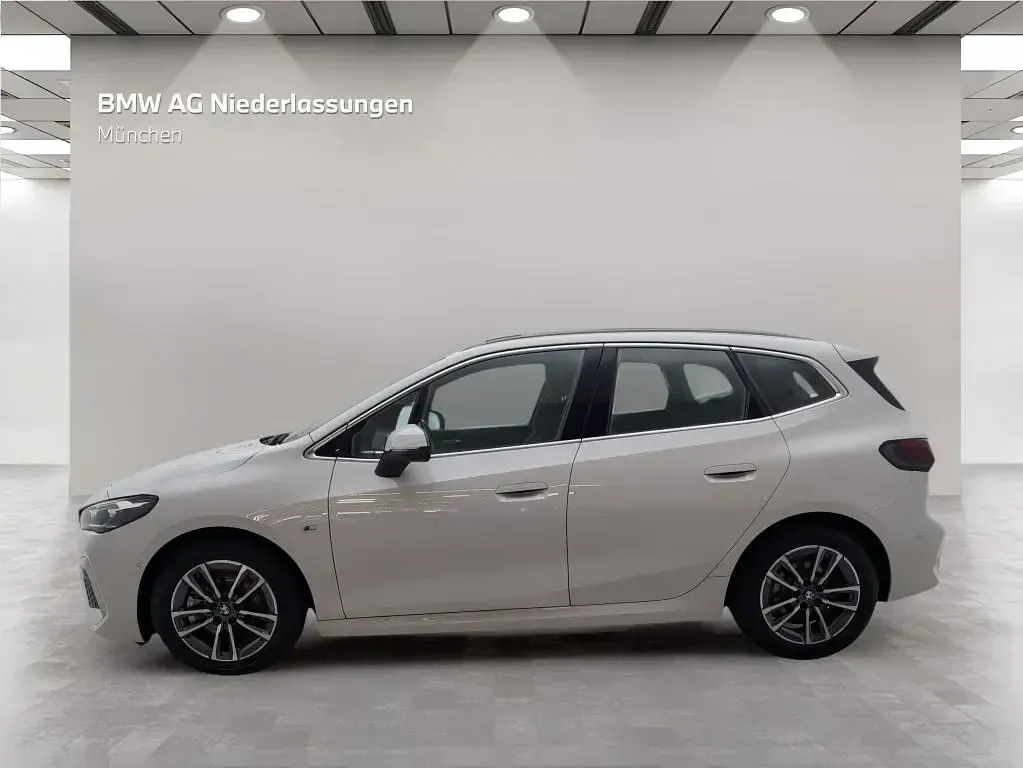 Gebraucht BMW 223 Active Tourer Performance 204 PS (150 kW) 2023 Weiß Van / Kleinbus