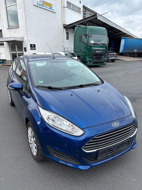 Gebraucht Ford Fiesta 60 PS (44 kW) 2015 Blau Kleinwagen