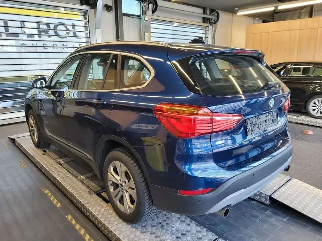 Second-hand BMW X1 Advantage 192 CP (141 kW) 2017 Albastru SUV