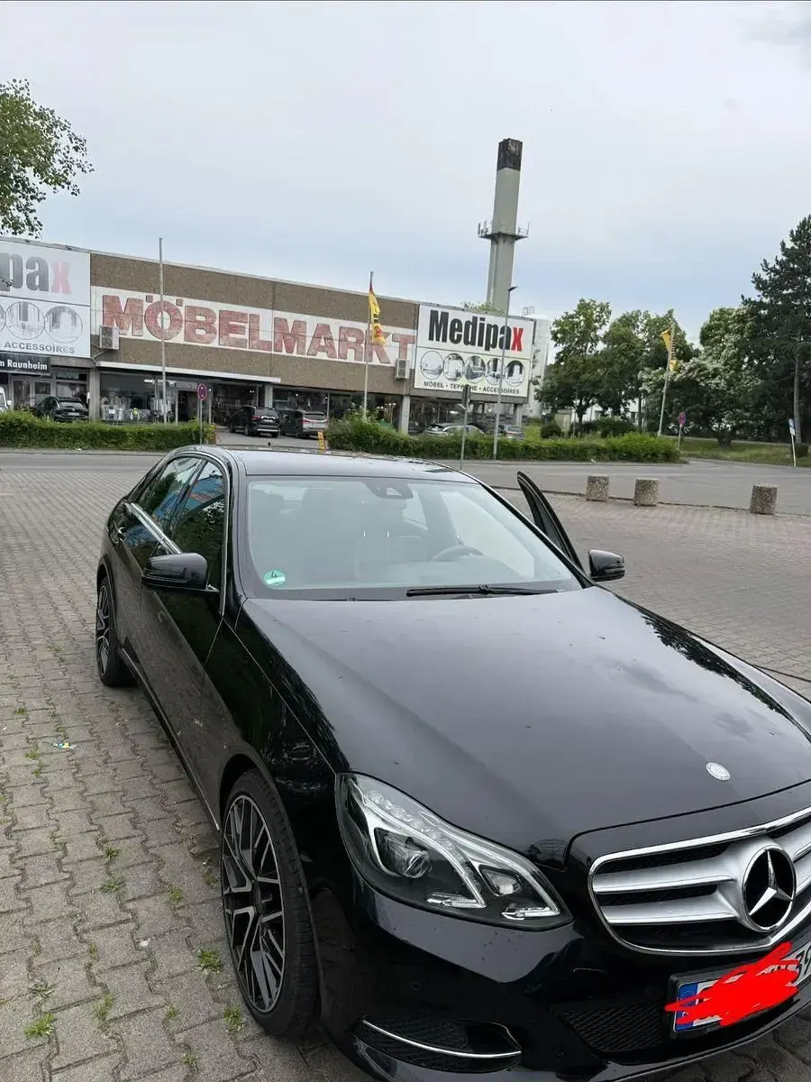 Gebraucht Mercedes E220 Edition 170 PS (125 kW) 2013 Schwarz Limousine