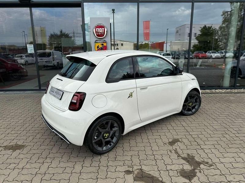 Second-hand Abarth 500e 113 kW (154 CP) 2024 Alb Hatchback