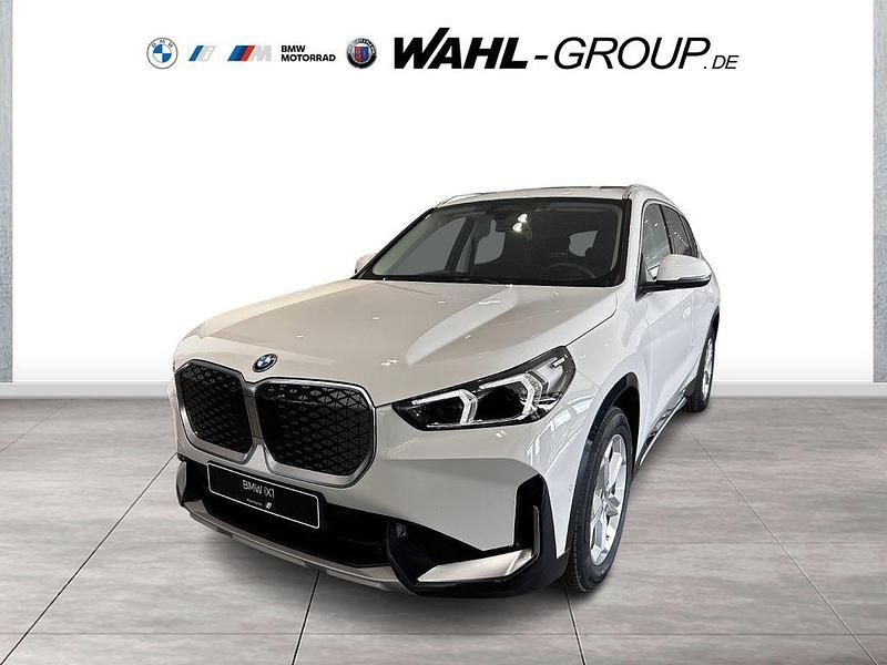 Weiß Neu 2025 BMW iX1 xLine SUV | 46.290 € (Guter Preis) - Bild 1/4