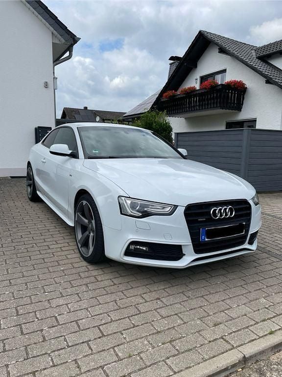 Weiß Gebraucht 2012 Audi A5 S-Line Coupé | 15.200 € (Fairer Preis) - Bild 1/4