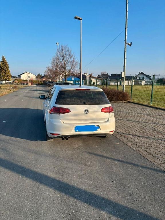 Gebraucht VW Golf VII Highline 150 PS (110 kW) 2013 Weiß Limousine