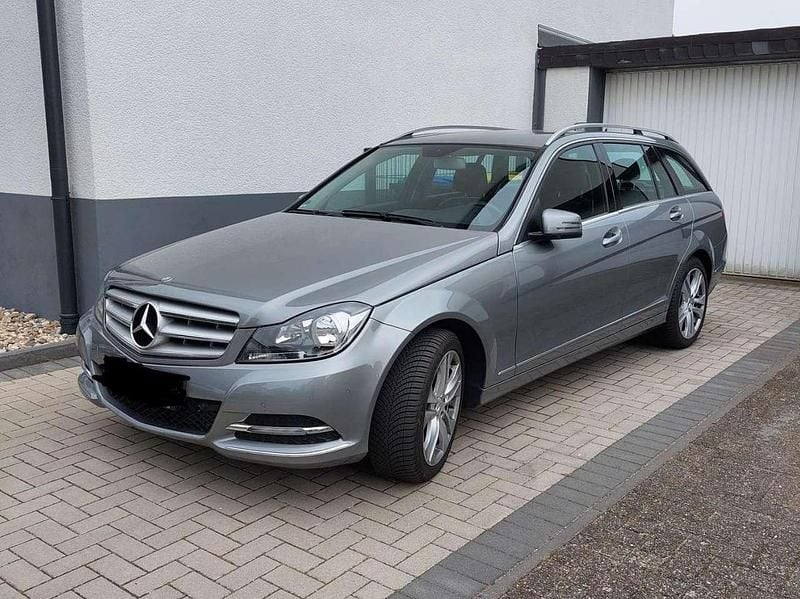Grün Gebraucht 2012 Mercedes C200 Avantgarde Kombi | 7.500 € (Guter Preis) - Bild 1/4