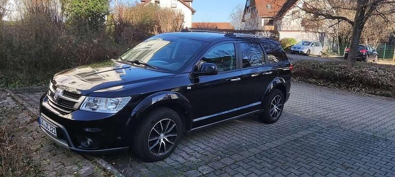 Blau Gebraucht 2012 Fiat Freemont Lounge SUV | 9.299 € (Fairer Preis) - Bild 1/4