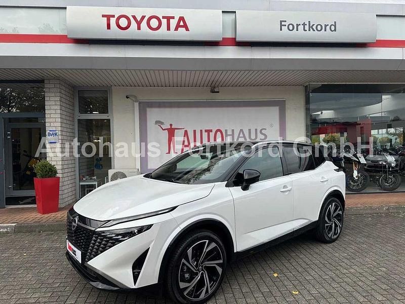 Pearl withe / schwarz metallic Neu 2025 Nissan Qashqai Tekna+ SUV | 34.980 € (Fairer Preis) - Bild 1/3