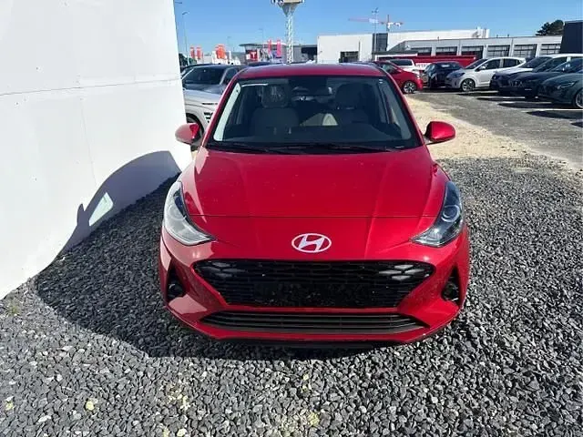Gebraucht Hyundai i10 Premium 77 PS (56 kW) 2025 Kleinwagen