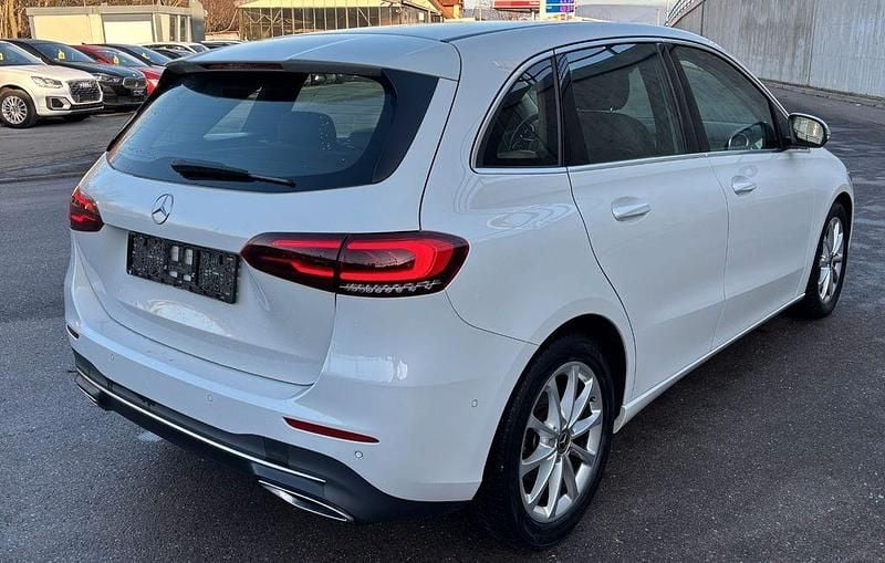 Usata Mercedes B180 116 CV (85 kW) 2020 Bianco Monovolume