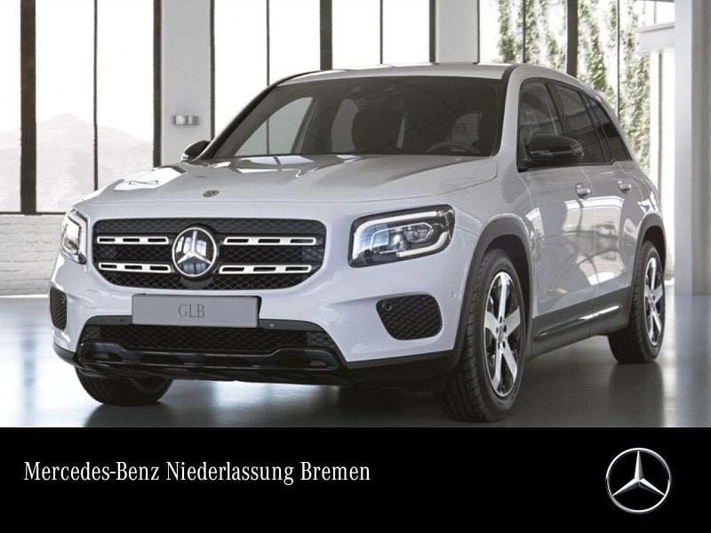 Weiß Gebraucht 2022 Mercedes GLB200 Progressive SUV | 33.990 € (Fairer Preis) - Bild 1/3