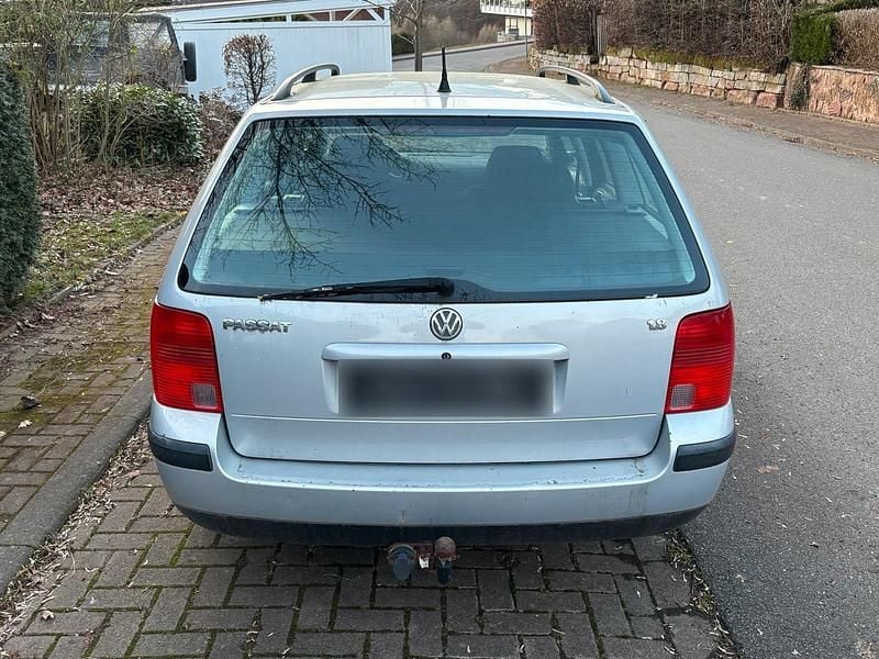 Gebraucht VW Passat 125 PS (91 kW) 2000 Silber Kombi
