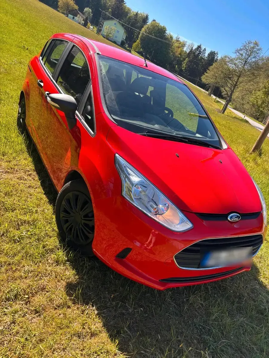 Używany Ford B-MAX 2016 Czerwony Minivan
