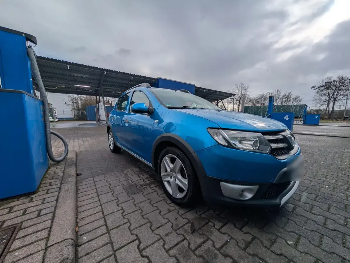 Second-hand Dacia Sandero Stepway 90 CP (66 kW) 2015 Albastru Berlinǎ