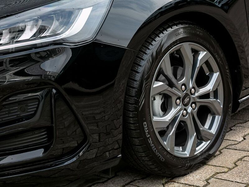 Gebraucht Ford Focus ST-Line X 116 PS (85 kW) 2024 Schwarz Kombi
