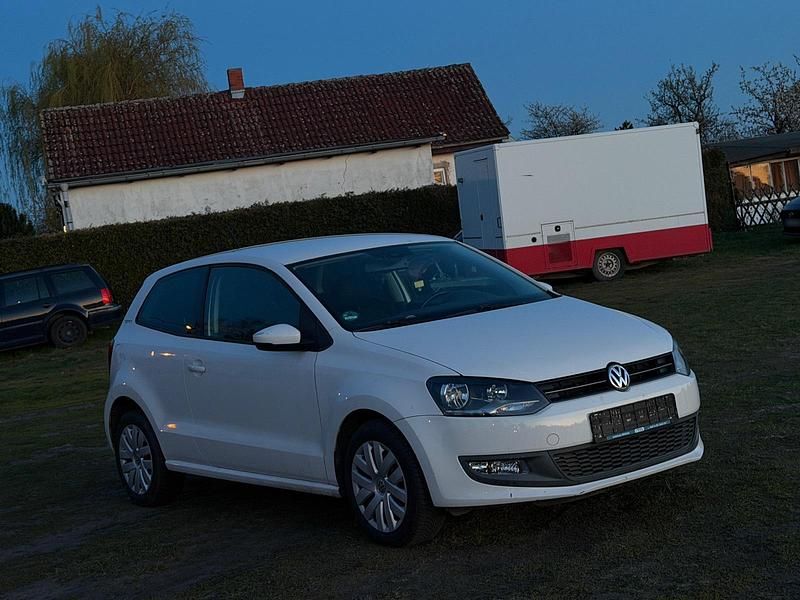 Gebraucht VW Polo Team 60 PS (44 kW) 2010 Weiß Kleinwagen