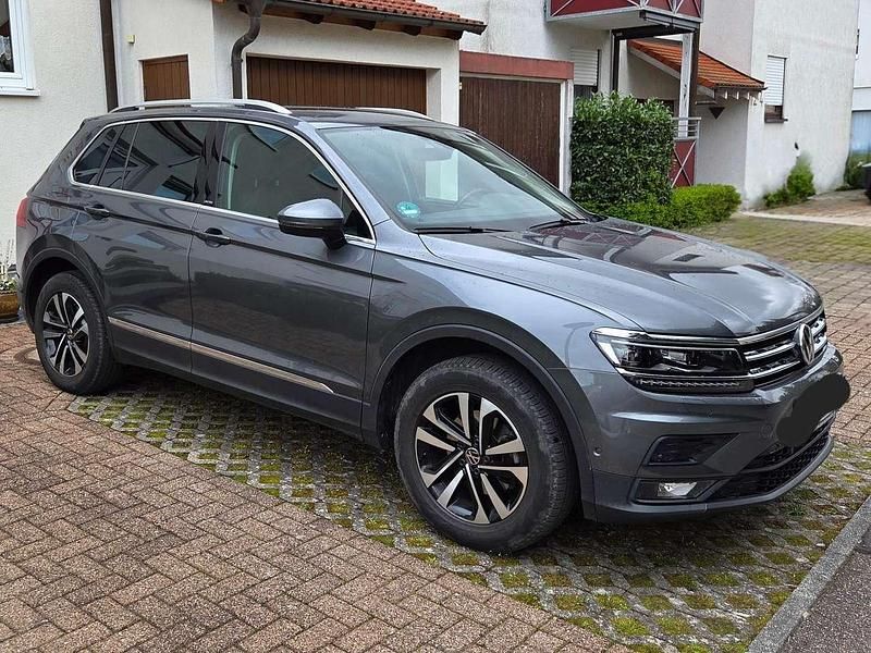 Gebraucht VW Tiguan 150 PS (110 kW) 2020 Grau SUV