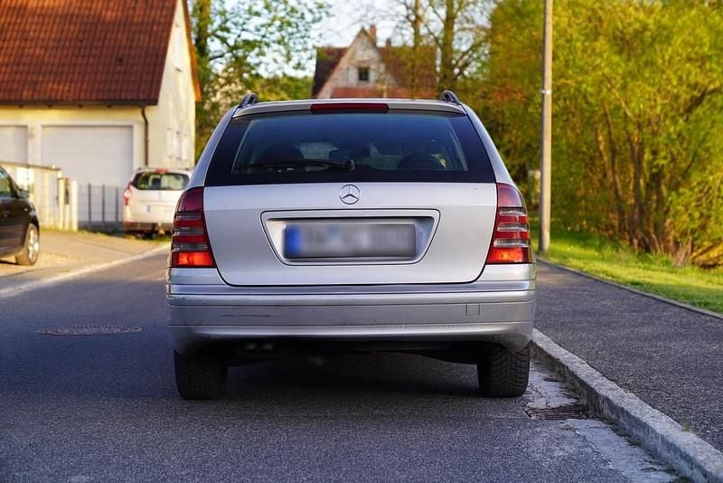 Usata Mercedes C220 Classic 143 CV (105 kW) 2003 Argento Station wagon