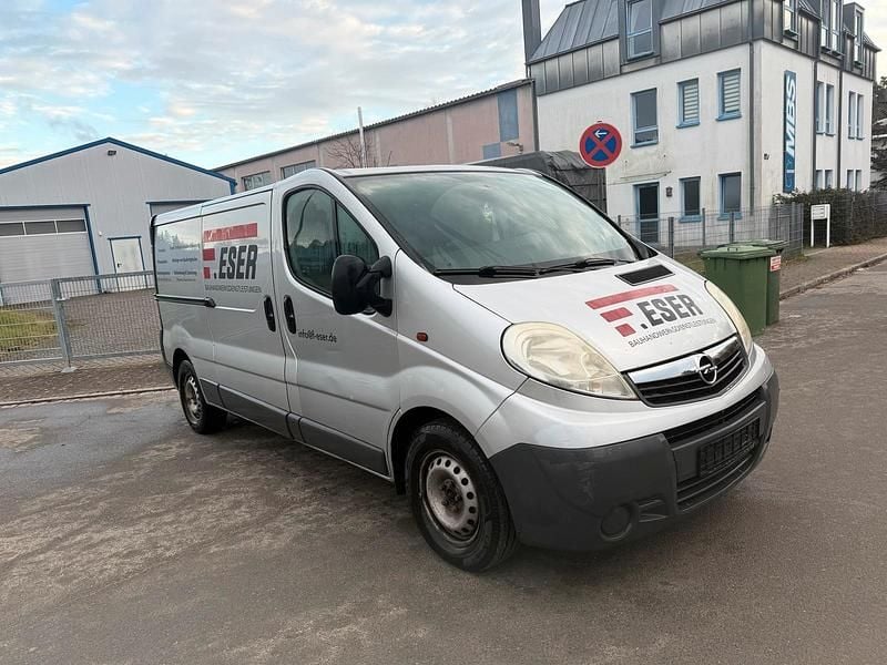 Silber Gebraucht 2006 Opel Vivaro Van / Kleinbus | 2.600 € - Bild 1/4