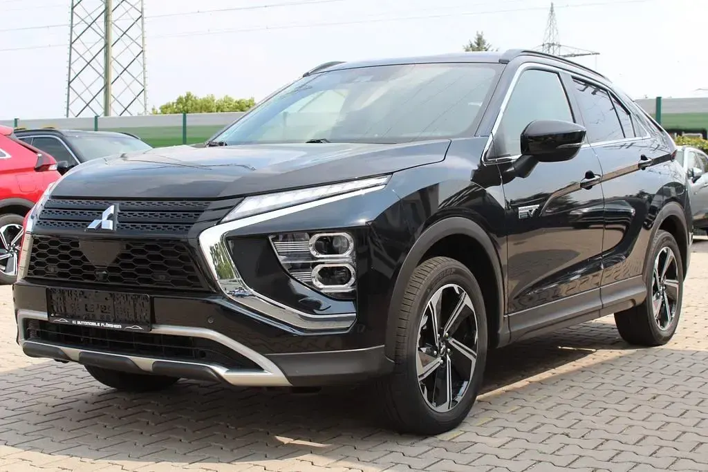 Gebraucht Mitsubishi Eclipse Cross Plus 188 PS (138 kW) 2022 Schwarz SUV