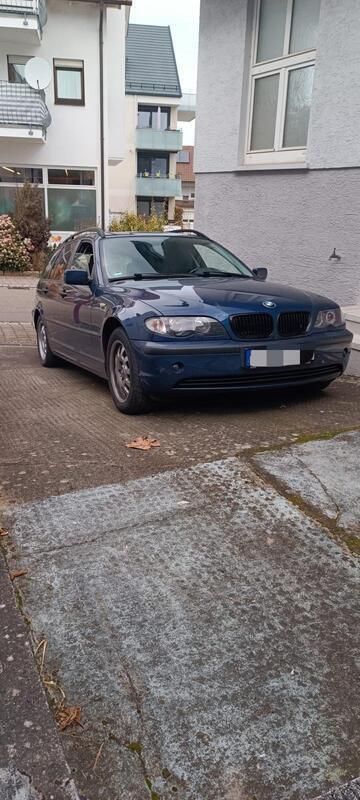 Blau Gebraucht 2005 BMW 318 Kombi | 2.150 € (Fairer Preis) - Bild 1/4