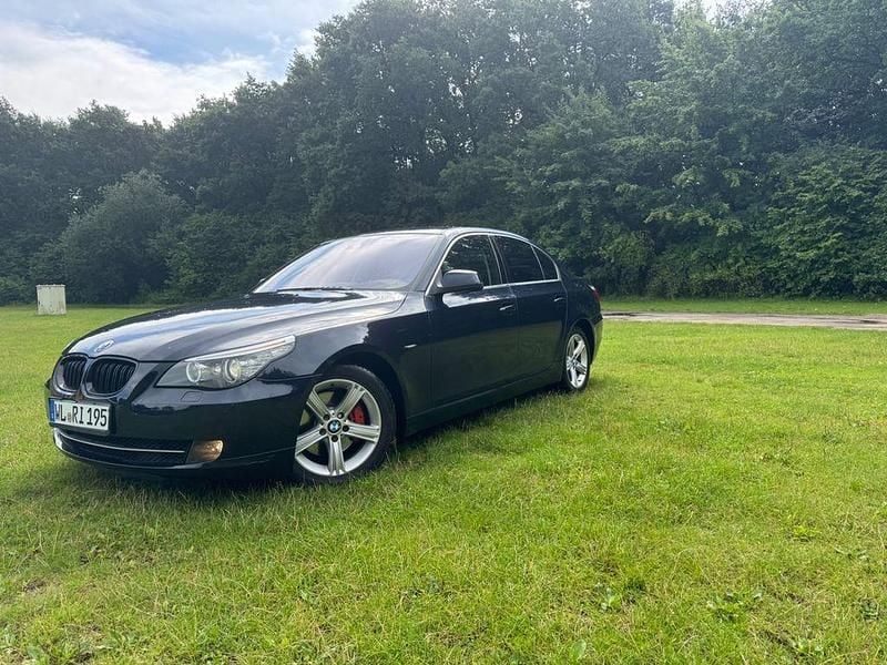 Blau Gebraucht 2009 BMW 525 Exclusive Limousine | 5.500 € (Guter Preis) - Bild 1/4