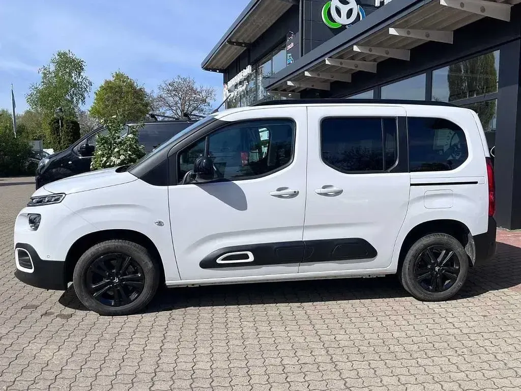 Gebraucht Citroën Berlingo Shine 102 PS (75 kW) 2024 Weiß Van / Kleinbus