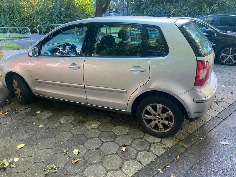 Silber Gebraucht 2002 VW Polo Kleinwagen | 650 € (Superpreis) - Bild 1/4