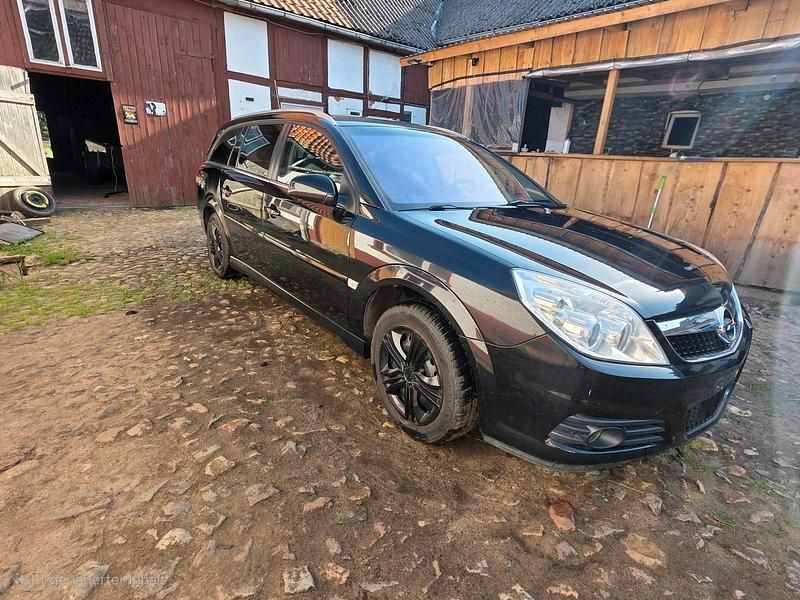 Schwarz Gebraucht 2005 Opel Vectra Kombi | 700 € (Guter Preis) - Bild 1/4