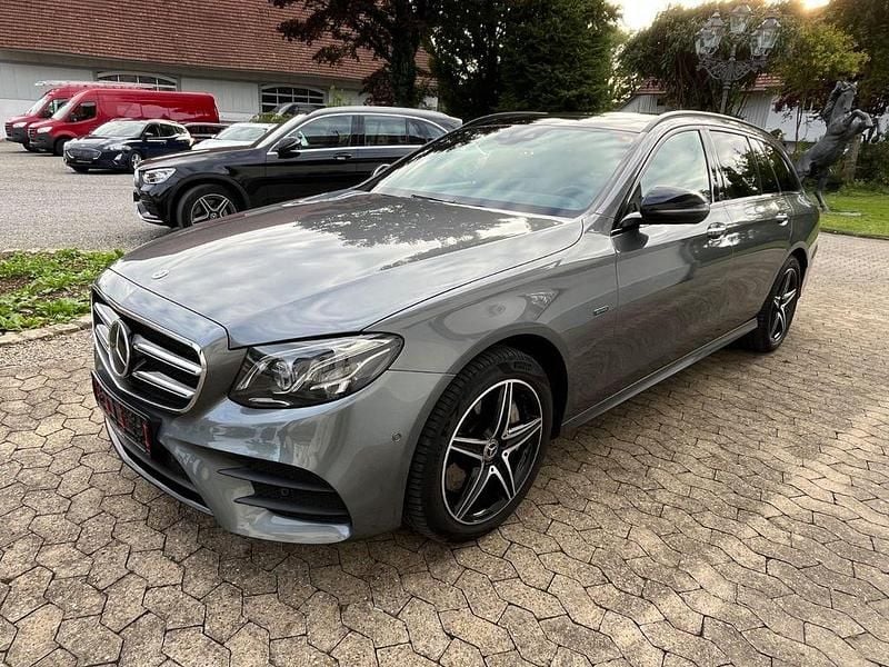 Grau Gebraucht 2019 Mercedes E300 AMG Limousine | 23.999 € (Superpreis) - Bild 1/4