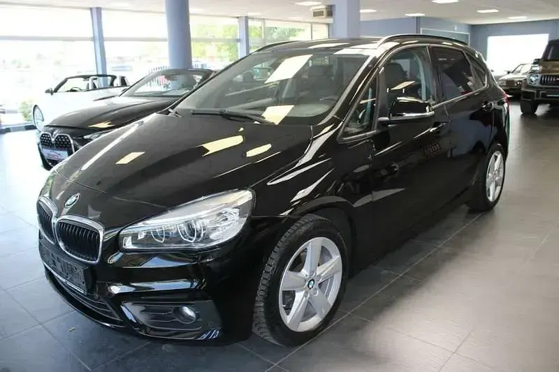 Gebraucht BMW 218 Sport Line 136 PS (100 kW) 2018 Schwarz Kombi
