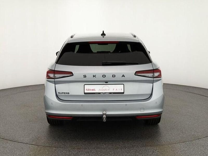 Neu Skoda Superb SportLine 204 PS (150 kW) 2025 Silber Kombi