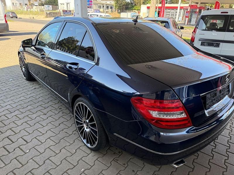 Gebraucht Mercedes C220 170 PS (125 kW) 2012 Blau Limousine