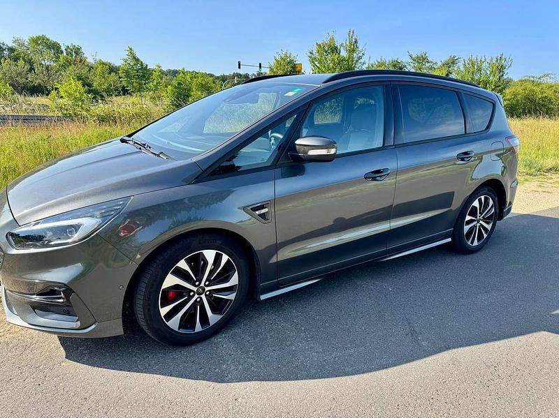 Grau Gebraucht 2022 Ford S-MAX ST-Line Van / Kleinbus | 30.500 € (Fairer Preis) - Bild 1/4