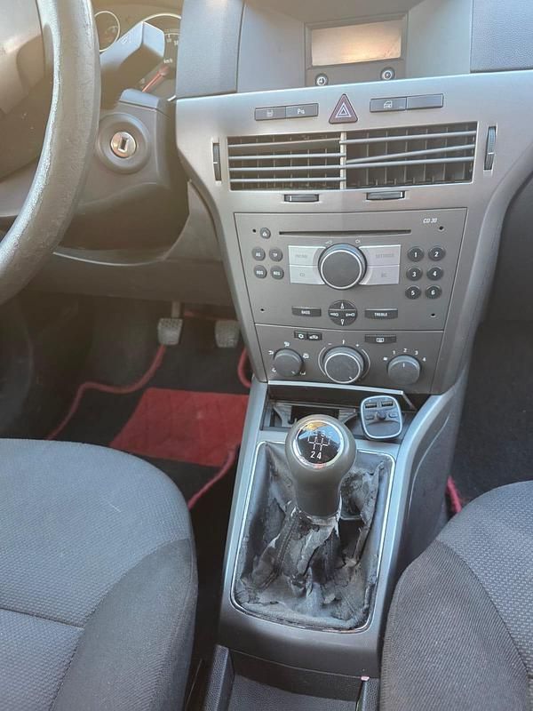 Gebraucht Opel Astra 105 PS (77 kW) 2006 Schwarz Kleinwagen